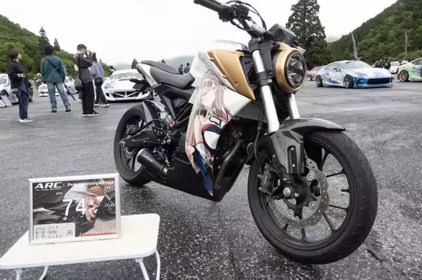 「人気ゲーム/アニメ、VTuberまで痛車＆痛バイク総勢150台が集結！キャラクターとクルマへの愛で溢れた奥伊吹を取材【ARCChampionship 2025フォトレポ】」の画像