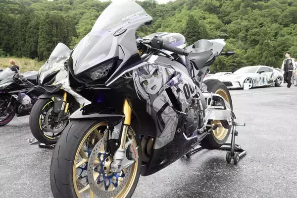 「人気ゲーム/アニメ、VTuberまで痛車＆痛バイク総勢150台が集結！キャラクターとクルマへの愛で溢れた奥伊吹を取材【ARCChampionship 2025フォトレポ】」の画像