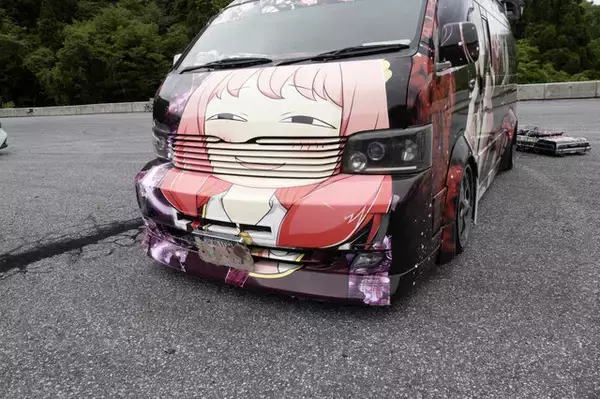 「人気ゲーム/アニメ、VTuberまで痛車＆痛バイク総勢150台が集結！キャラクターとクルマへの愛で溢れた奥伊吹を取材【ARCChampionship 2025フォトレポ】」の画像