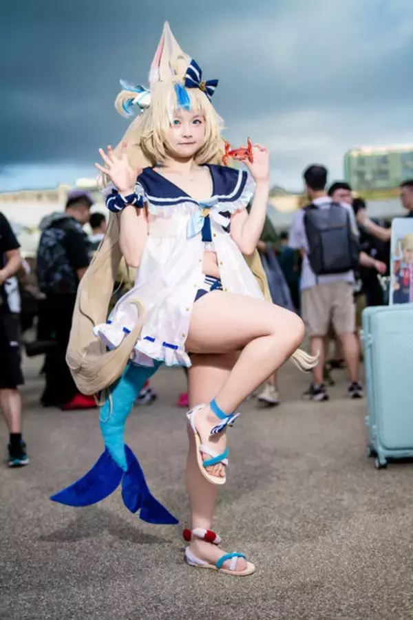 「【コスプレ】ムッチムチな太ももと愛らしい表情にグッときた！インドネシア美女による「サバ・サメコ」の夏衣装がキュートすぎる【写真8枚】」の画像