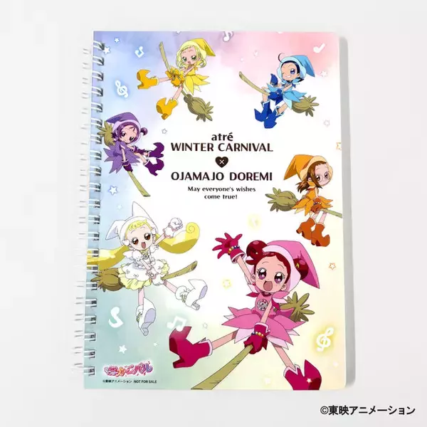 「アニメ「おジャ魔女どれみ」がアトレとコラボ！放映25周年を記念して限定ノベルティやふるまいイベント、缶バッジの販売を実施」の画像
