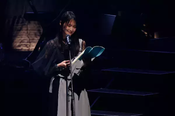 「『シュタゲ』15周年ライブ&展示コーナーをレポート-新しいファンにもアーカイブ配信を見てほしい！解説つきで語る15年のムーブメント」の画像