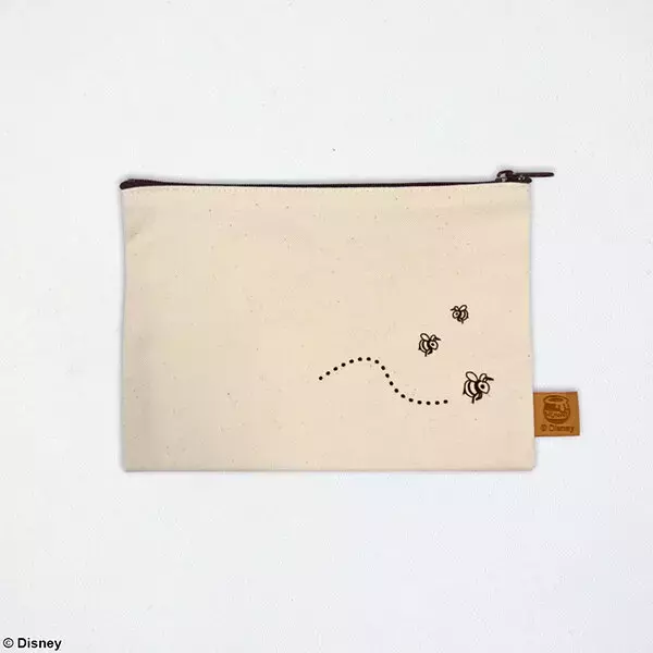 「『キングダム ハーツ』人気グッズが発売間近！「100エーカーの森」イラストのポーチなど、6種展開」の画像