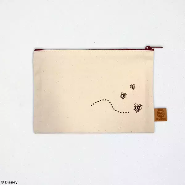 「『キングダム ハーツ』人気グッズが発売間近！「100エーカーの森」イラストのポーチなど、6種展開」の画像