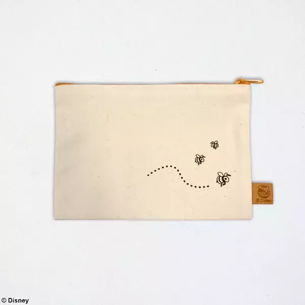 「『キングダム ハーツ』人気グッズが発売間近！「100エーカーの森」イラストのポーチなど、6種展開」の画像