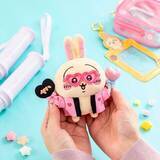 「うさぎ、“オタ活”に目覚める！？「ちいかわ」推しを応援したり、目薬でスッキリしたり…表情が面白い新作マスコット【UPDATE】」の画像2