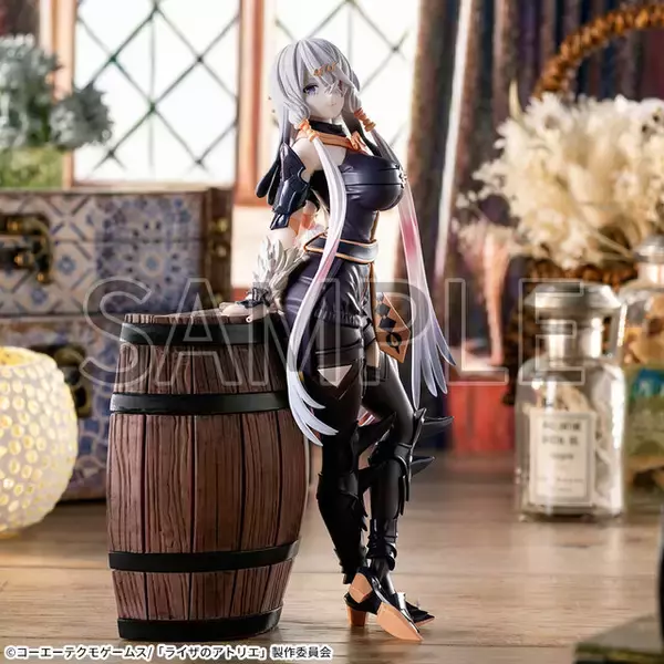 「「ライザのアトリエ」より「ライザ」「リラ」プライズフィギュアが再登場！たるに寄りかかり、こちらを見つめるポーズで立体化」の画像