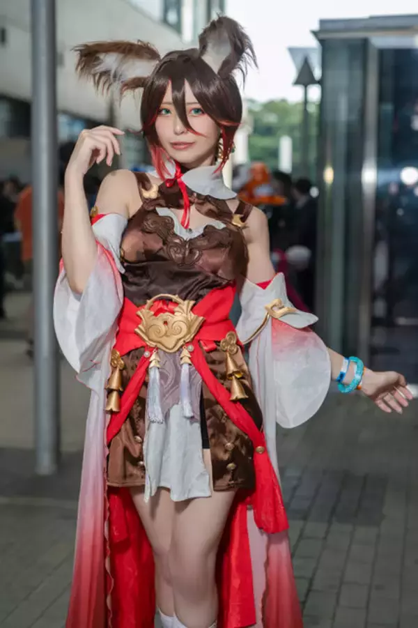 「【コスプレ】『崩スタ』停雲が艶やかな衣装で舞う！狐耳に浮かべる笑顔がなんともキュートな美女レイヤー・甘噛もち【写真9枚】」の画像