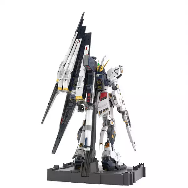 「究極のガンプラ「PG UNLEASHED 1/60 νガンダム」、ガンダムベース東京などでは事前抽選販売！期限前に応募すべし」の画像
