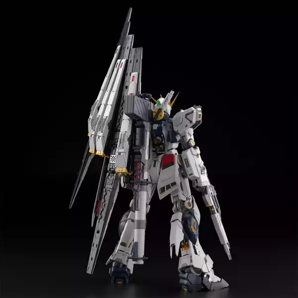 「究極のガンプラ「PG UNLEASHED 1/60 νガンダム」、ガンダムベース東京などでは事前抽選販売！期限前に応募すべし」の画像