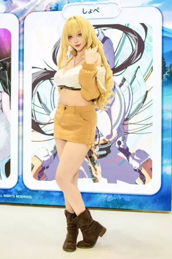 「【コスプレ】『NIKKE』ナユタ、クラウン、ドロシーらがコミケに勢揃い！異次元ボディで魅了する日中美女レイヤーまとめ【写真33枚】」の画像