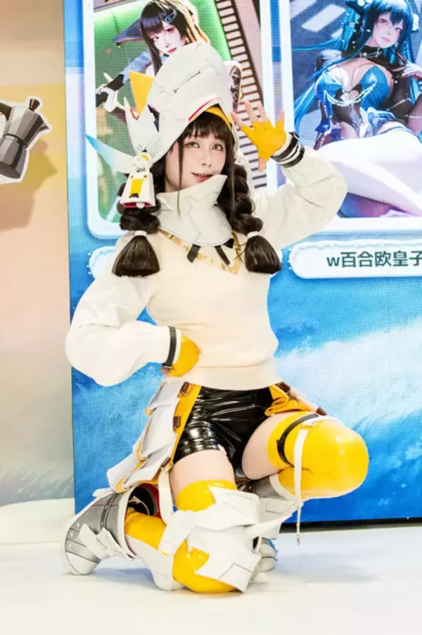 「【コスプレ】『NIKKE』ナユタ、クラウン、ドロシーらがコミケに勢揃い！異次元ボディで魅了する日中美女レイヤーまとめ【写真33枚】」の画像