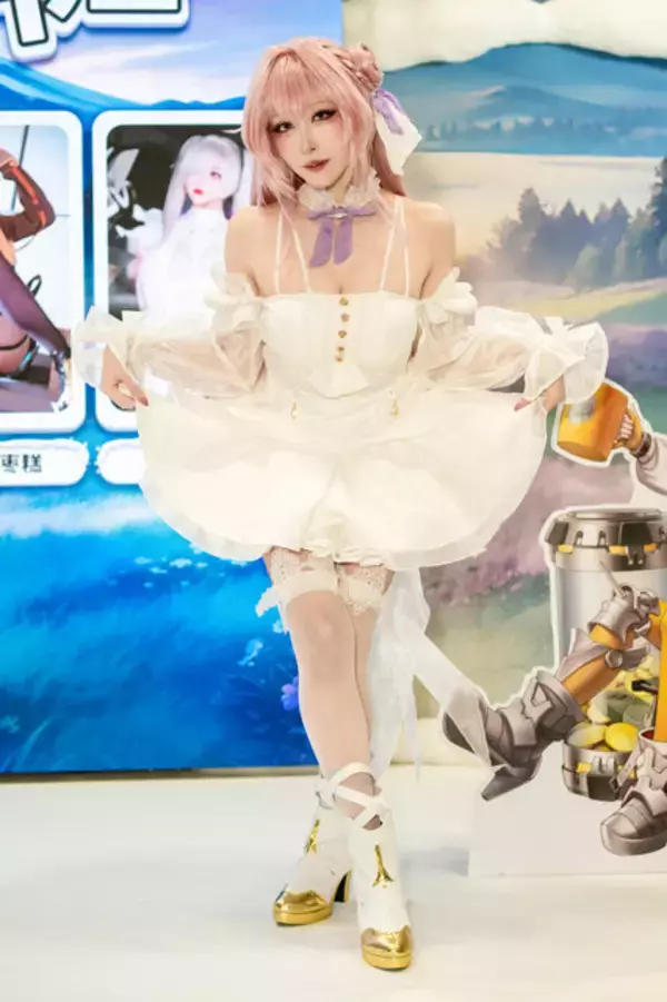 「【コスプレ】『NIKKE』ナユタ、クラウン、ドロシーらがコミケに勢揃い！異次元ボディで魅了する日中美女レイヤーまとめ【写真33枚】」の画像