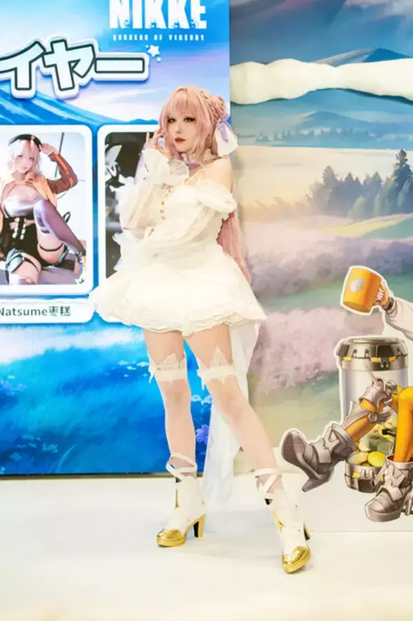 「【コスプレ】『NIKKE』ナユタ、クラウン、ドロシーらがコミケに勢揃い！異次元ボディで魅了する日中美女レイヤーまとめ【写真33枚】」の画像