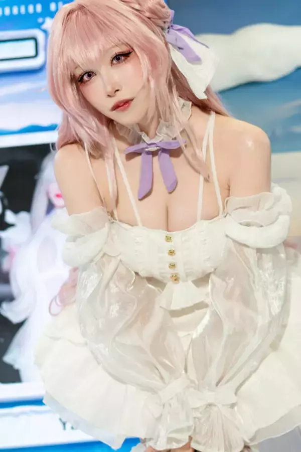 「【コスプレ】『NIKKE』ナユタ、クラウン、ドロシーらがコミケに勢揃い！異次元ボディで魅了する日中美女レイヤーまとめ【写真33枚】」の画像