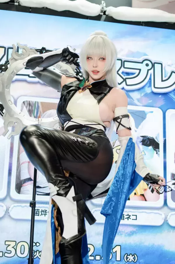 「【コスプレ】『NIKKE』ナユタ、クラウン、ドロシーらがコミケに勢揃い！異次元ボディで魅了する日中美女レイヤーまとめ【写真33枚】」の画像