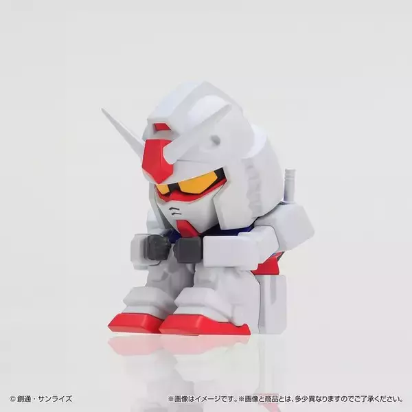 ガシャポン「まちぼうけ ガンダムの場合」に“Lサイズ”が登場！ザクら4種が約1.5倍大きくなって、体育座りで出撃を待つ