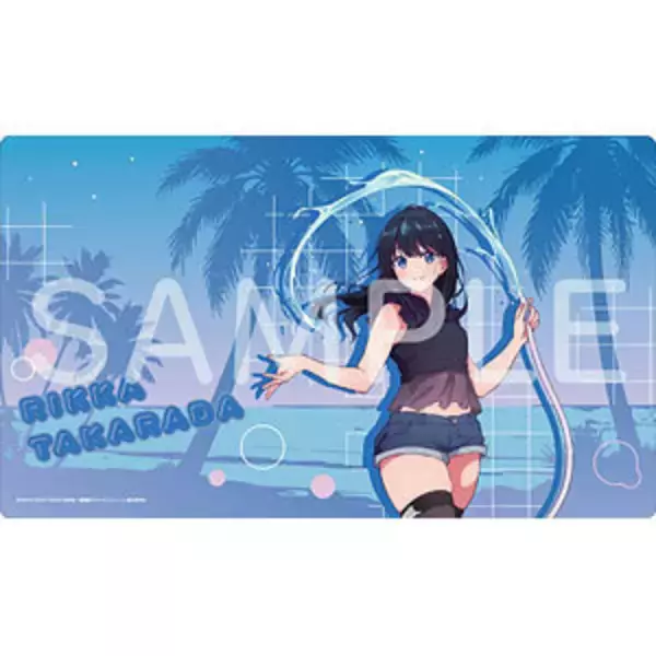 「宝多六花の“ほぼ等身大”ふともも！劇場版「グリッドマン ユニバース」夏休みモチーフの新規描き下ろしイラストグッズが登場」の画像