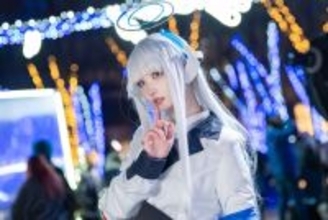 【コスプレ】ミニスカ制服×黒ストッキングで際立つ美脚！スレンダーなボディで魅せる『ブルアカ』ノアの美女レイヤーに注目【写真7枚】