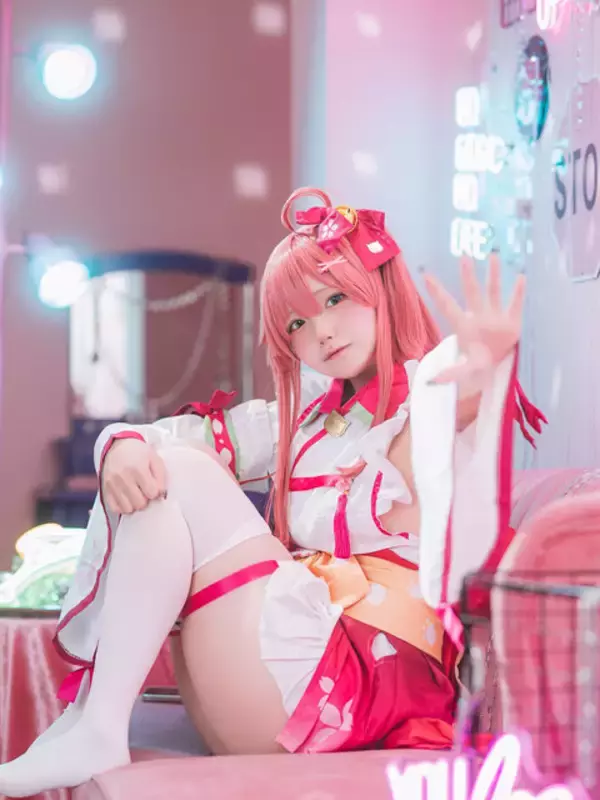 「【コスプレ】3月5日は「ホロライブ」さくらみこの誕生日！巫女衣装からデート服まで可愛いがいっぱいのコスプレまとめ【写真45枚】」の画像