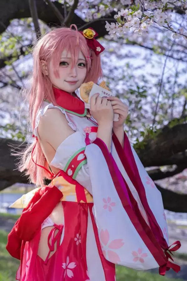 「【コスプレ】3月5日は「ホロライブ」さくらみこの誕生日！巫女衣装からデート服まで可愛いがいっぱいのコスプレまとめ【写真45枚】」の画像
