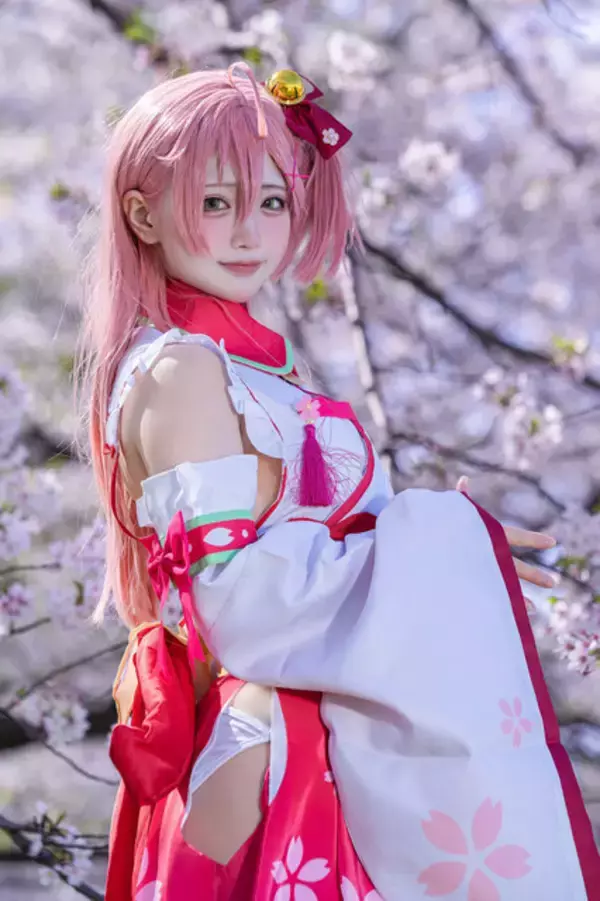 「【コスプレ】3月5日は「ホロライブ」さくらみこの誕生日！巫女衣装からデート服まで可愛いがいっぱいのコスプレまとめ【写真45枚】」の画像
