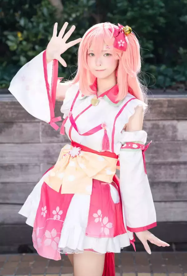 「【コスプレ】3月5日は「ホロライブ」さくらみこの誕生日！巫女衣装からデート服まで可愛いがいっぱいのコスプレまとめ【写真45枚】」の画像