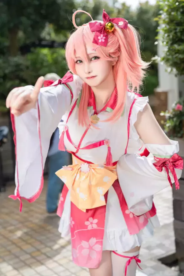 「【コスプレ】3月5日は「ホロライブ」さくらみこの誕生日！巫女衣装からデート服まで可愛いがいっぱいのコスプレまとめ【写真45枚】」の画像