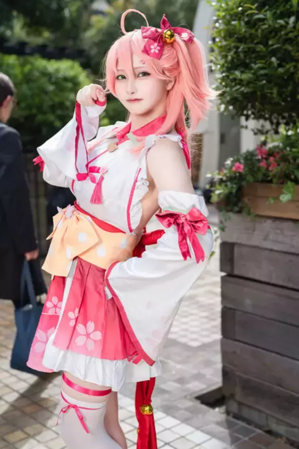 「【コスプレ】3月5日は「ホロライブ」さくらみこの誕生日！巫女衣装からデート服まで可愛いがいっぱいのコスプレまとめ【写真45枚】」の画像