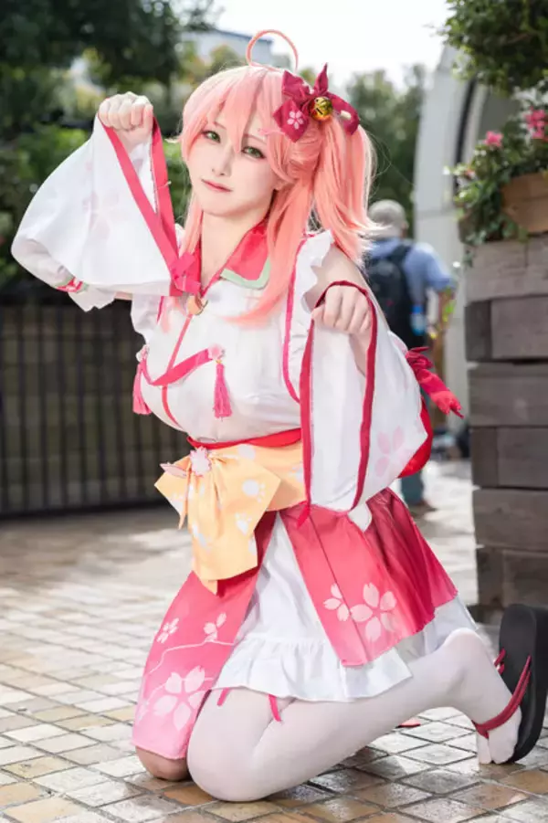 「【コスプレ】3月5日は「ホロライブ」さくらみこの誕生日！巫女衣装からデート服まで可愛いがいっぱいのコスプレまとめ【写真45枚】」の画像