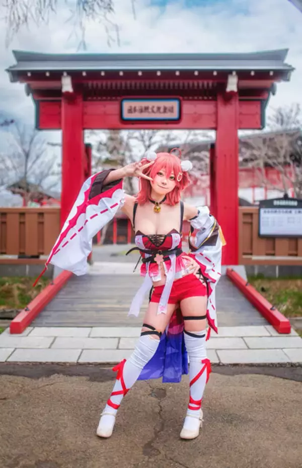 「【コスプレ】3月5日は「ホロライブ」さくらみこの誕生日！巫女衣装からデート服まで可愛いがいっぱいのコスプレまとめ【写真45枚】」の画像