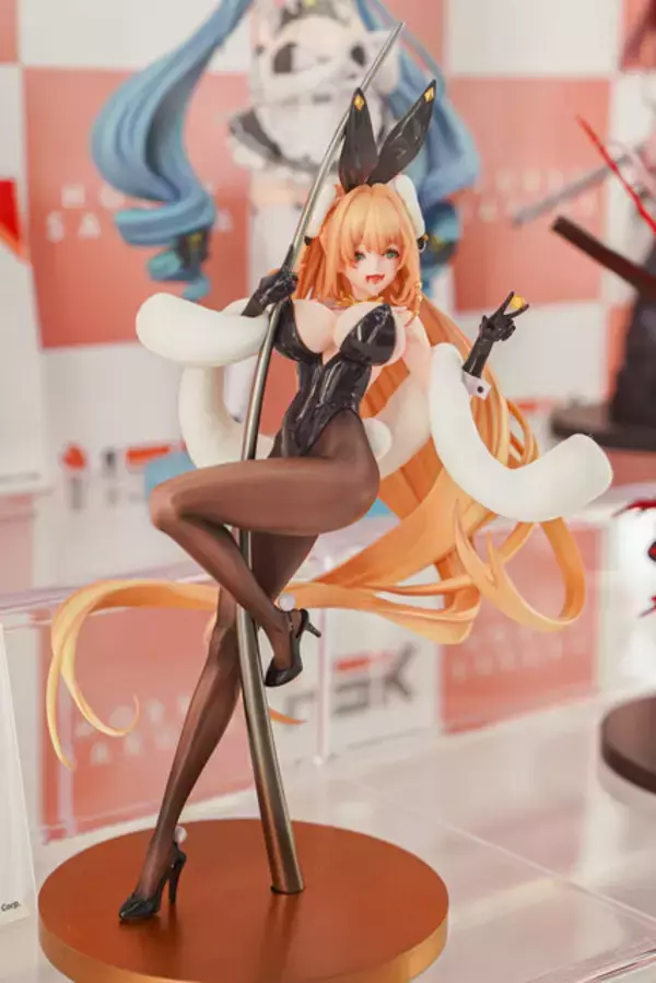 「『勝利の女神：NIKKE』が脅威の展示数！背中で魅せるフィギュアが「ワンフェス」に大集結【WF2026冬】」の画像