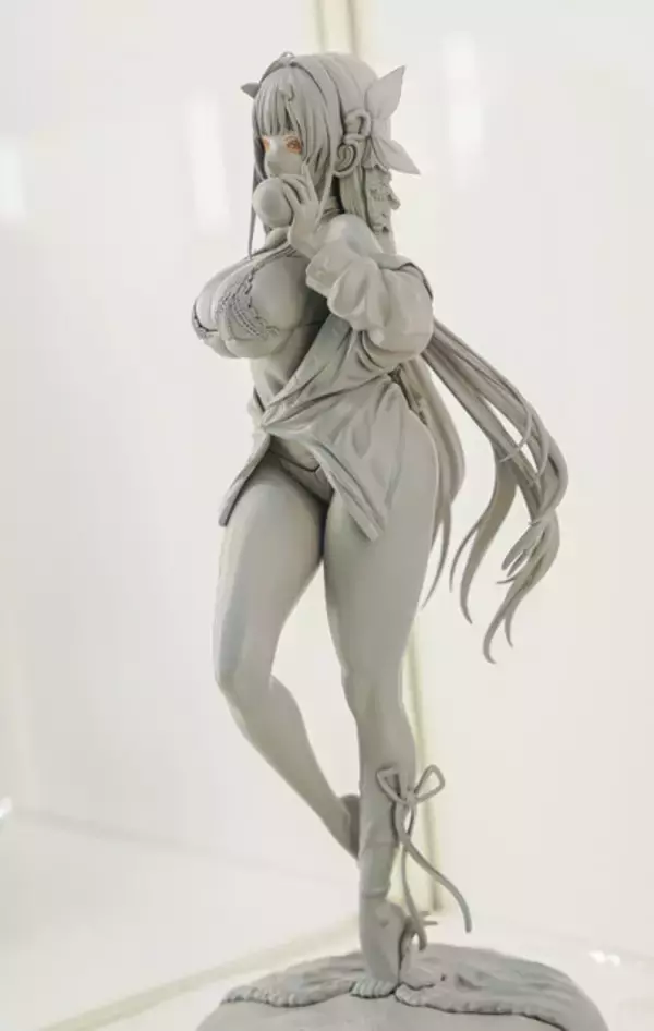 「『勝利の女神：NIKKE』が脅威の展示数！背中で魅せるフィギュアが「ワンフェス」に大集結【WF2026冬】」の画像