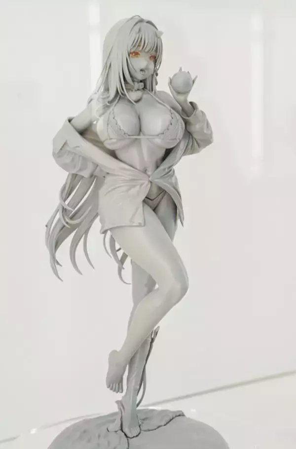 「『勝利の女神：NIKKE』が脅威の展示数！背中で魅せるフィギュアが「ワンフェス」に大集結【WF2026冬】」の画像