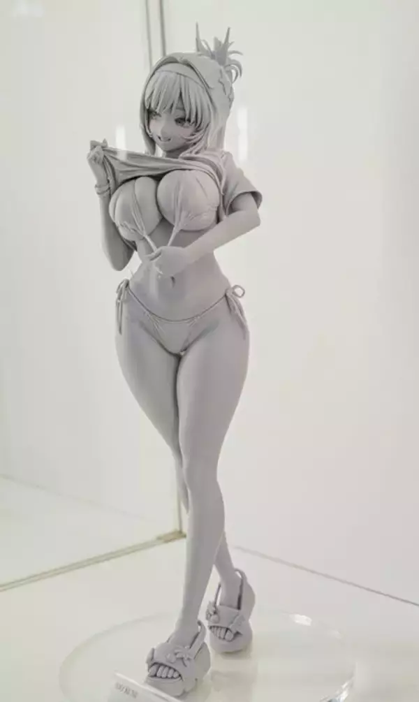 「『勝利の女神：NIKKE』が脅威の展示数！背中で魅せるフィギュアが「ワンフェス」に大集結【WF2026冬】」の画像