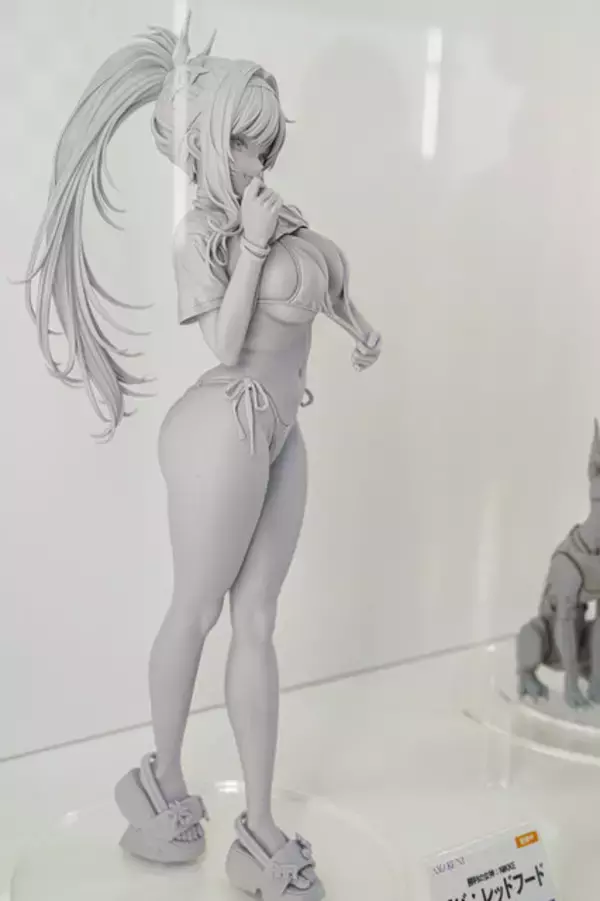 「『勝利の女神：NIKKE』が脅威の展示数！背中で魅せるフィギュアが「ワンフェス」に大集結【WF2026冬】」の画像