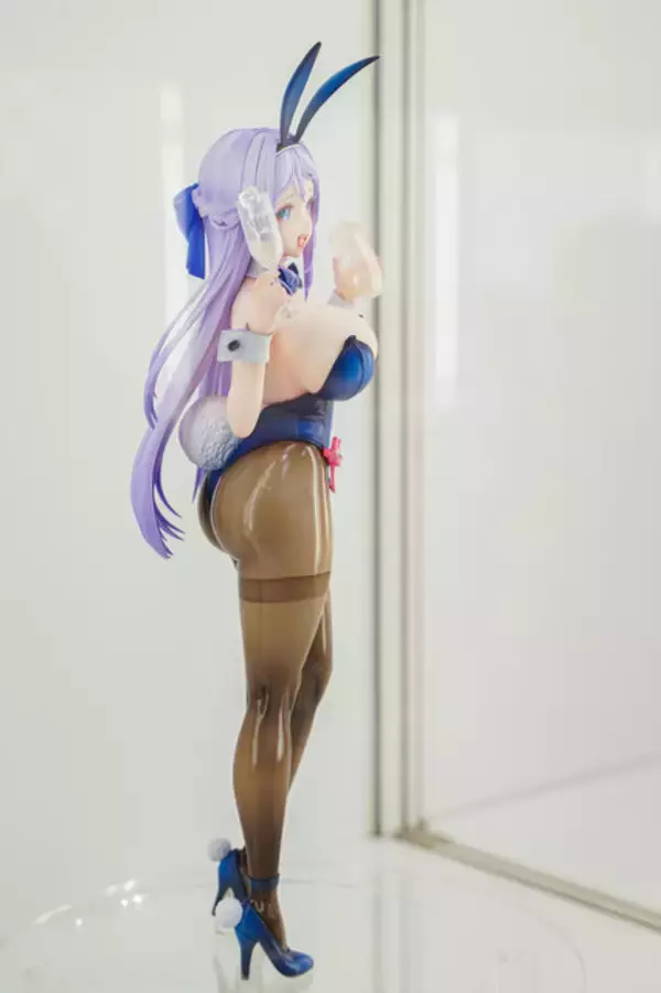 「『勝利の女神：NIKKE』が脅威の展示数！背中で魅せるフィギュアが「ワンフェス」に大集結【WF2026冬】」の画像