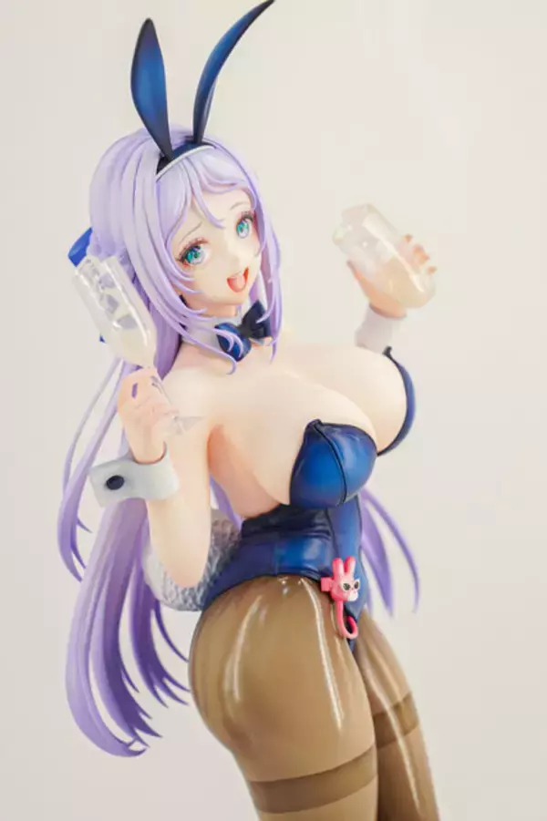 「『勝利の女神：NIKKE』が脅威の展示数！背中で魅せるフィギュアが「ワンフェス」に大集結【WF2026冬】」の画像