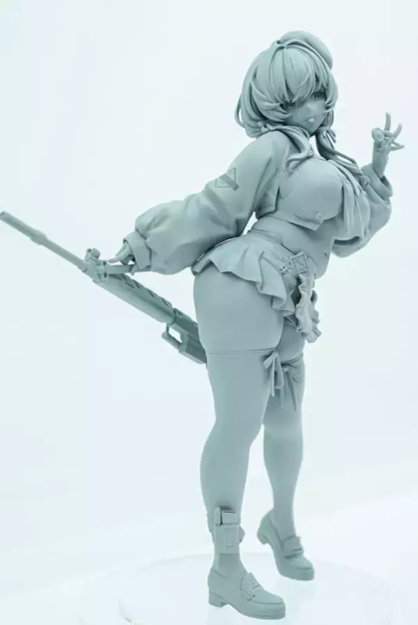 「『勝利の女神：NIKKE』が脅威の展示数！背中で魅せるフィギュアが「ワンフェス」に大集結【WF2026冬】」の画像