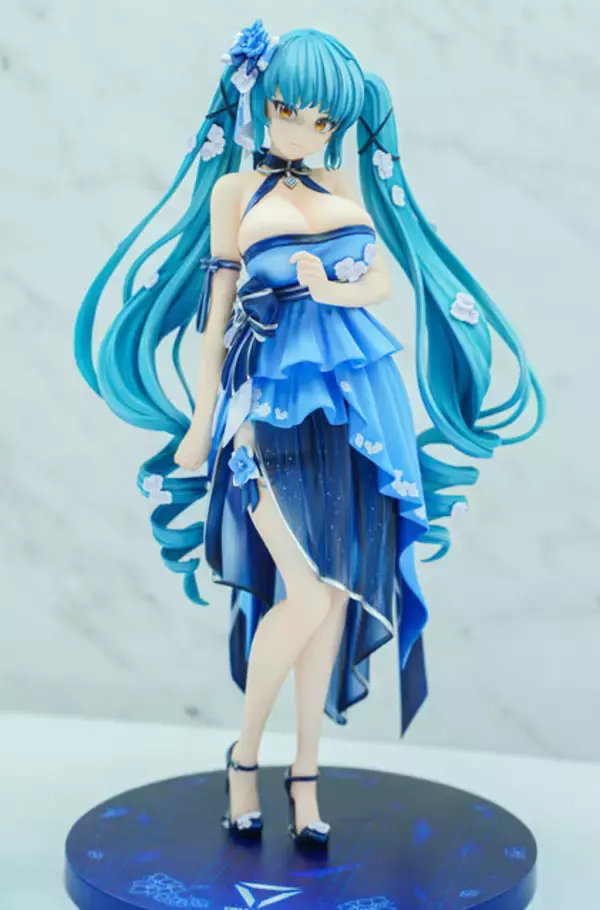 「『勝利の女神：NIKKE』が脅威の展示数！背中で魅せるフィギュアが「ワンフェス」に大集結【WF2026冬】」の画像