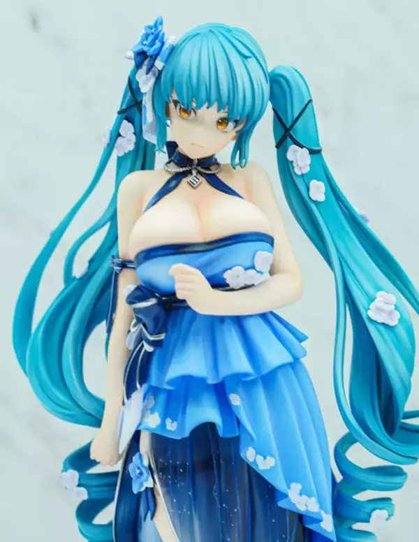 「『勝利の女神：NIKKE』が脅威の展示数！背中で魅せるフィギュアが「ワンフェス」に大集結【WF2026冬】」の画像