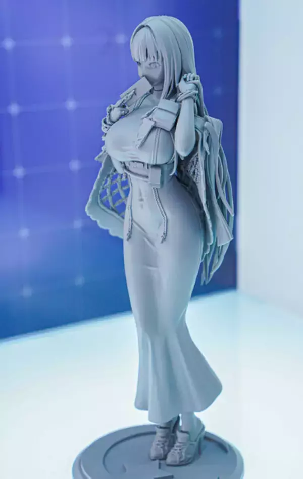 「『勝利の女神：NIKKE』が脅威の展示数！背中で魅せるフィギュアが「ワンフェス」に大集結【WF2026冬】」の画像