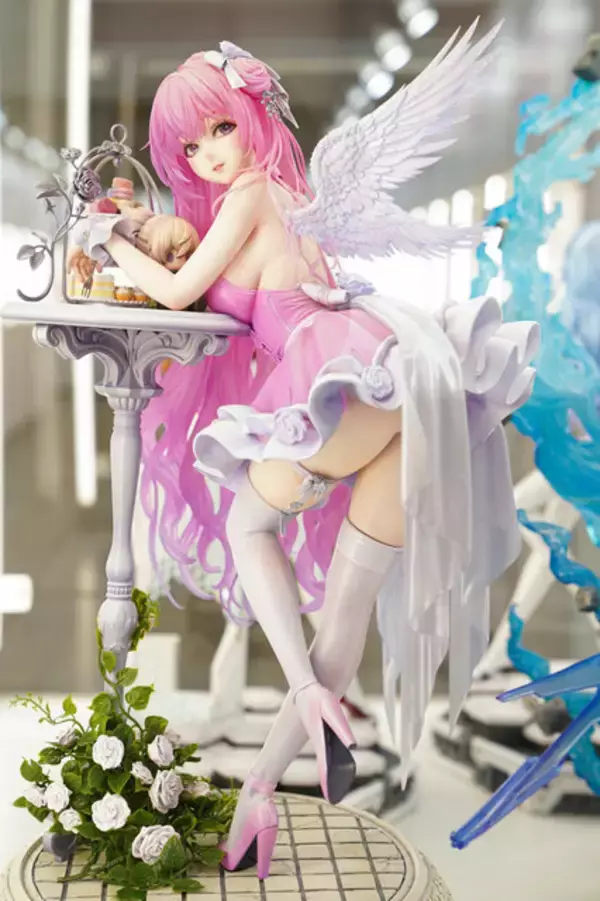 「『勝利の女神：NIKKE』が脅威の展示数！背中で魅せるフィギュアが「ワンフェス」に大集結【WF2026冬】」の画像