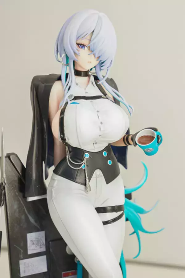 「『勝利の女神：NIKKE』が脅威の展示数！背中で魅せるフィギュアが「ワンフェス」に大集結【WF2026冬】」の画像