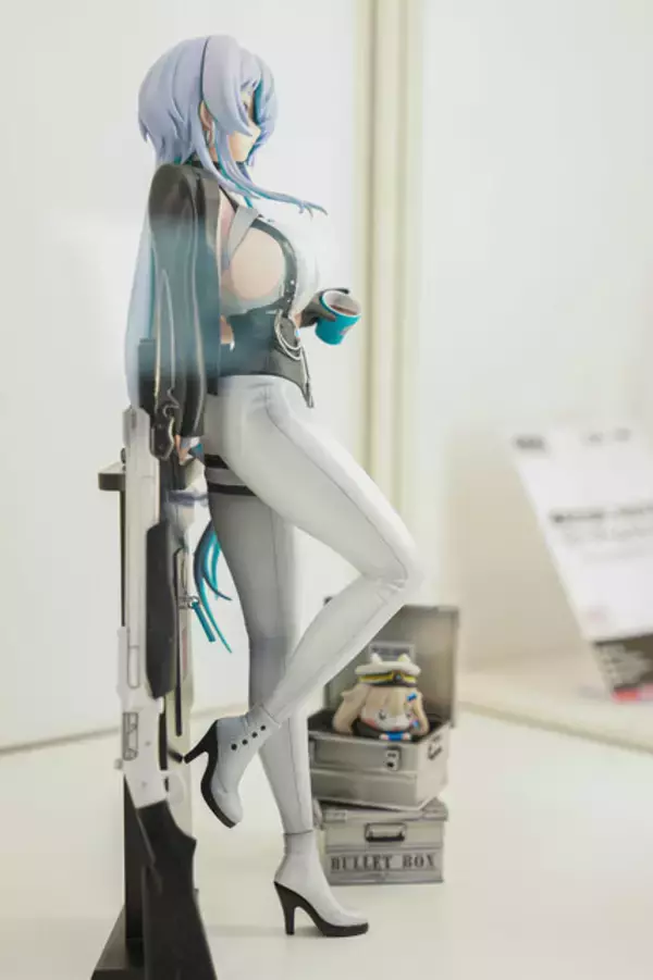 「『勝利の女神：NIKKE』が脅威の展示数！背中で魅せるフィギュアが「ワンフェス」に大集結【WF2026冬】」の画像