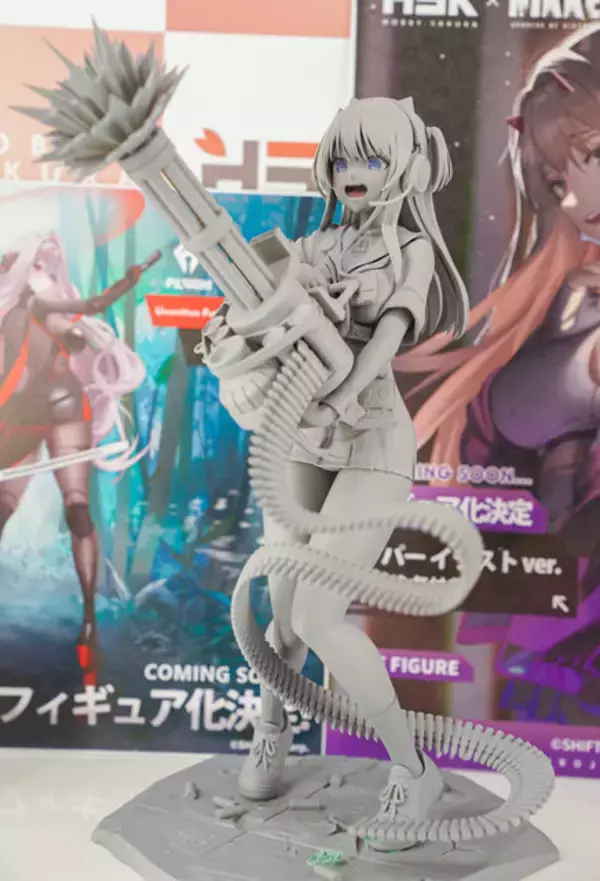 「『勝利の女神：NIKKE』が脅威の展示数！背中で魅せるフィギュアが「ワンフェス」に大集結【WF2026冬】」の画像