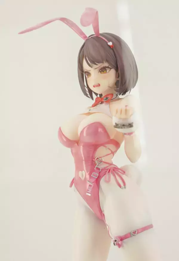 「『勝利の女神：NIKKE』が脅威の展示数！背中で魅せるフィギュアが「ワンフェス」に大集結【WF2026冬】」の画像