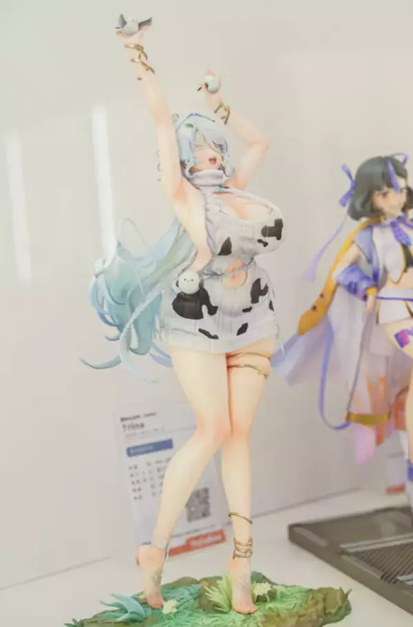 「『勝利の女神：NIKKE』が脅威の展示数！背中で魅せるフィギュアが「ワンフェス」に大集結【WF2026冬】」の画像