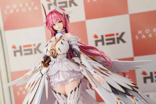 「『勝利の女神：NIKKE』が脅威の展示数！背中で魅せるフィギュアが「ワンフェス」に大集結【WF2026冬】」の画像