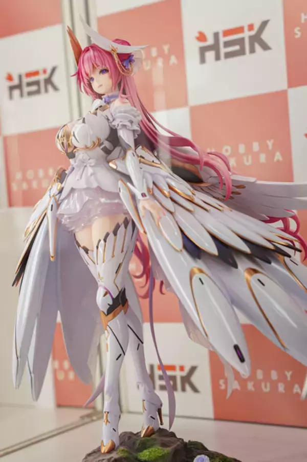 「『勝利の女神：NIKKE』が脅威の展示数！背中で魅せるフィギュアが「ワンフェス」に大集結【WF2026冬】」の画像